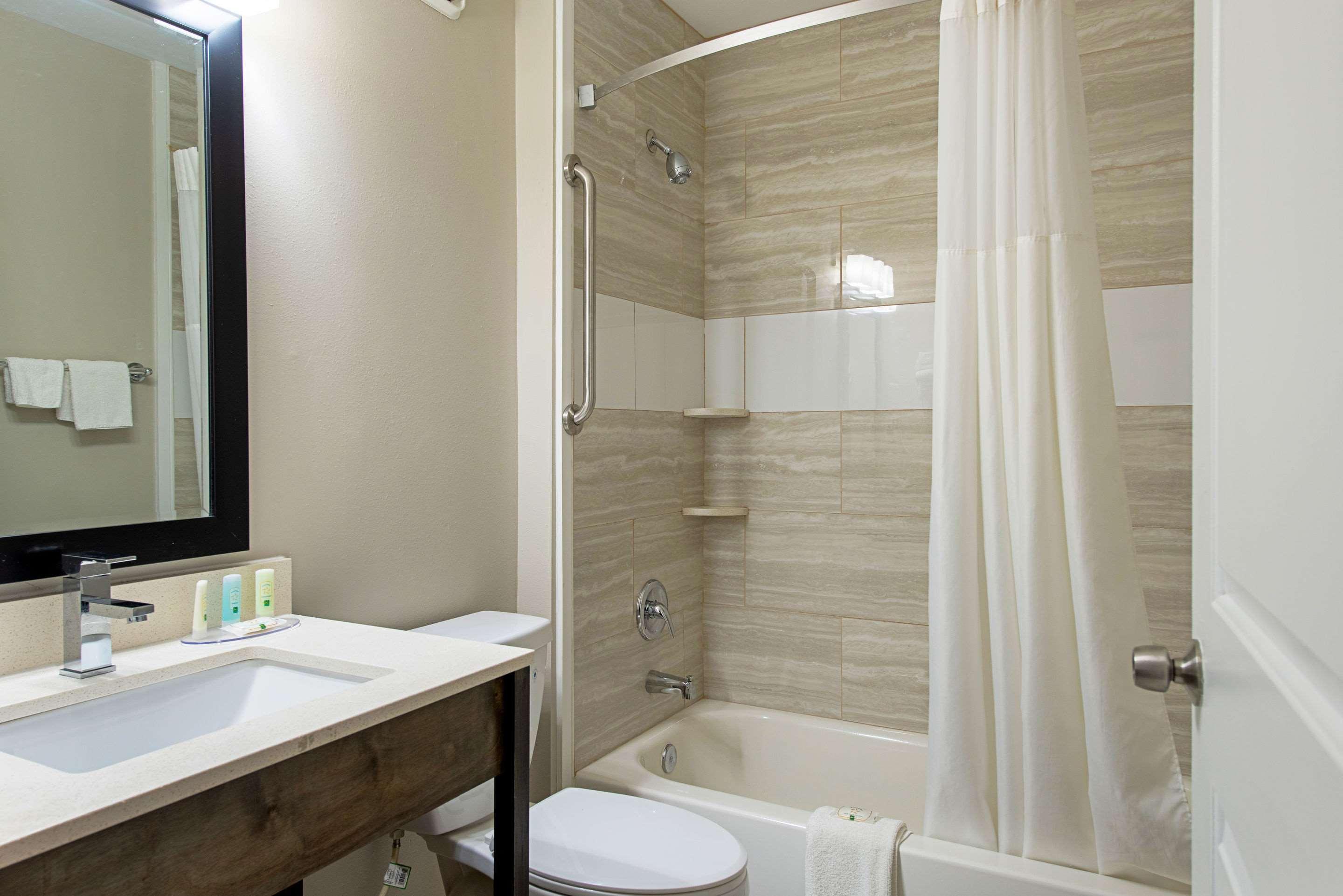 Quality Inn Mishawaka Near Notre Dame Екстериор снимка