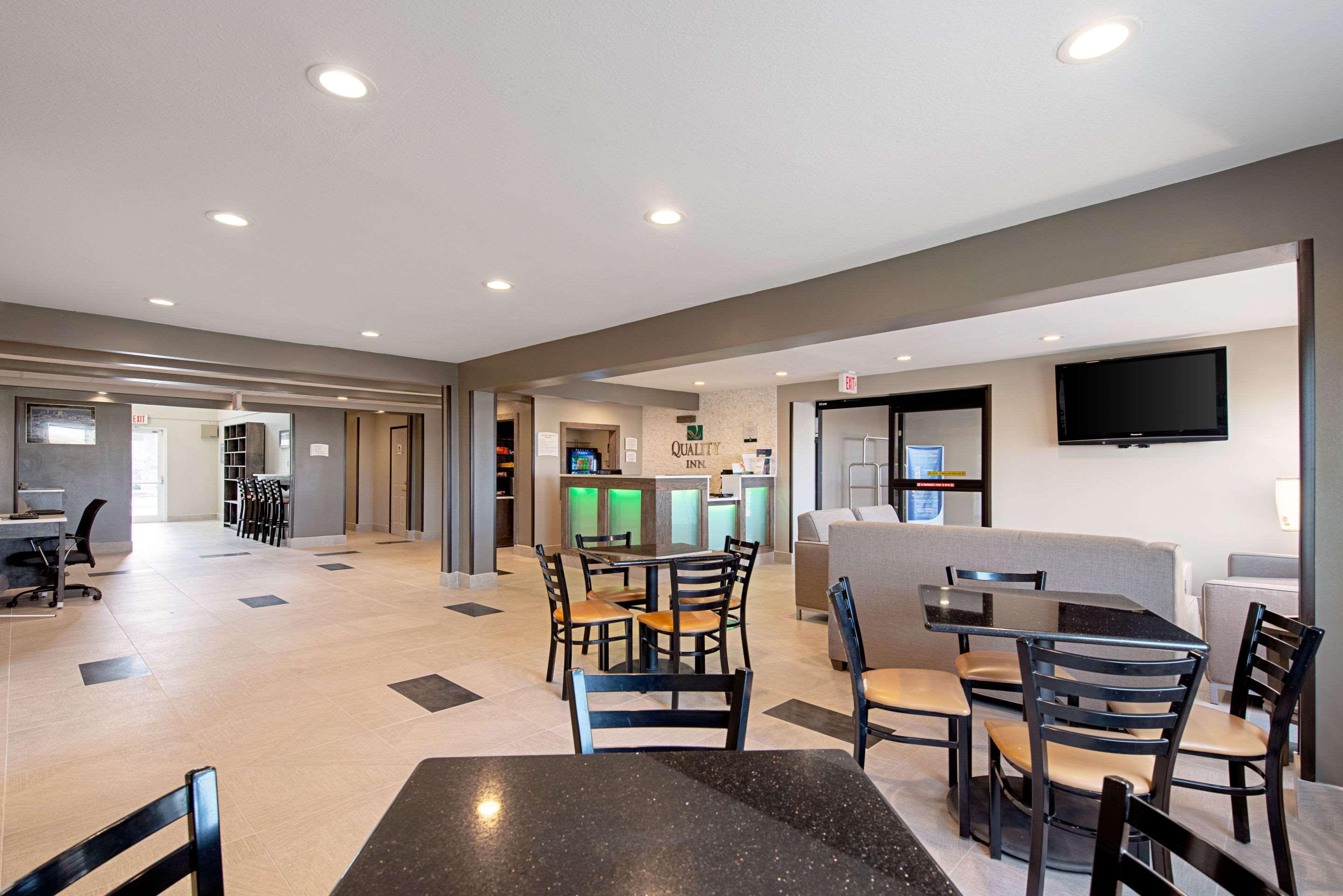 Quality Inn Mishawaka Near Notre Dame Екстериор снимка