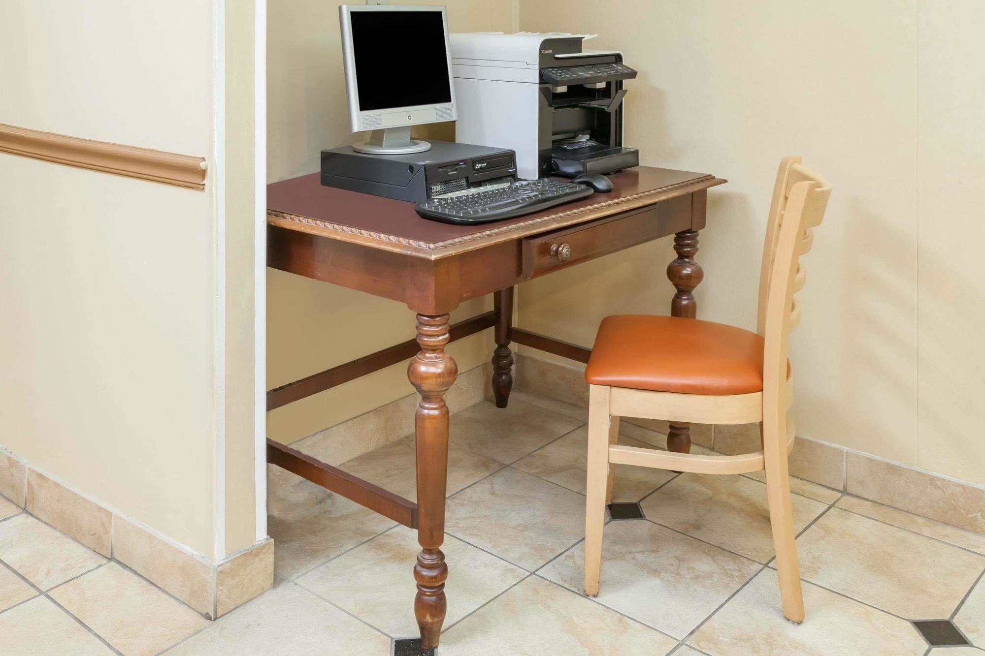Quality Inn Mishawaka Near Notre Dame Екстериор снимка