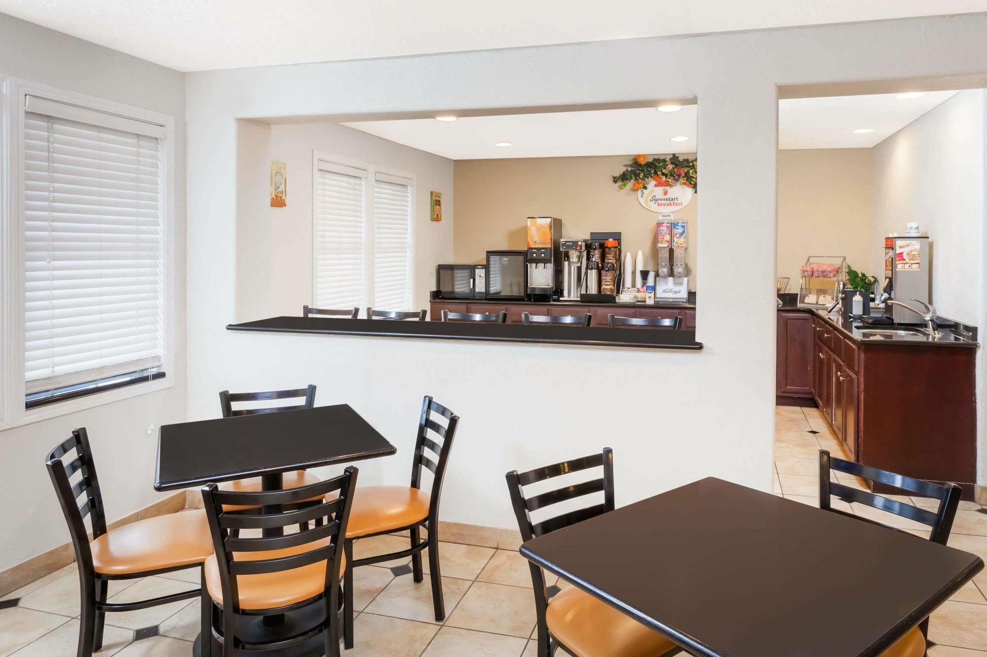 Quality Inn Mishawaka Near Notre Dame Екстериор снимка